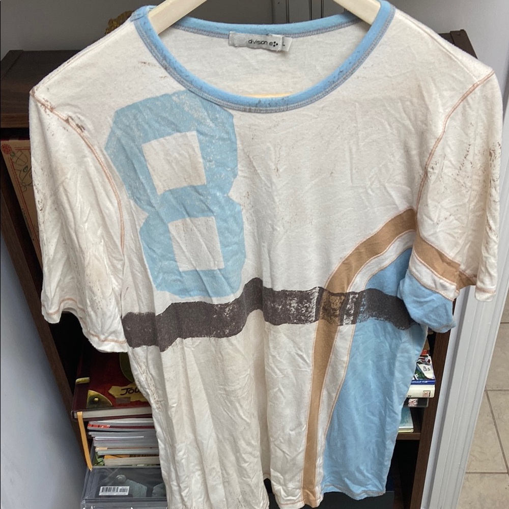 Vintage Division E Graphic T-Shirt with Number 8